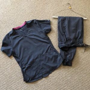 Medcouture Scrub Set